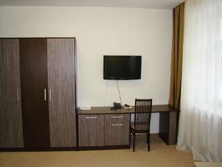 Отель Отель Неман Гродно Стандартный двухместный номер с 2 отдельными кроватями-1