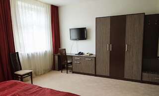 Отель Отель Неман Гродно Стандартный двухместный номер с 1 кроватью-3